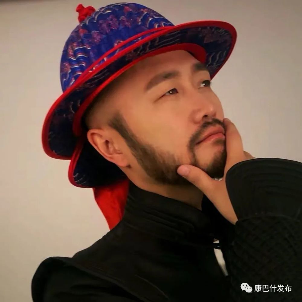 3w德格玛雅代表作《三百弄》,《嘻哈内蒙古》,《wake up 》等.