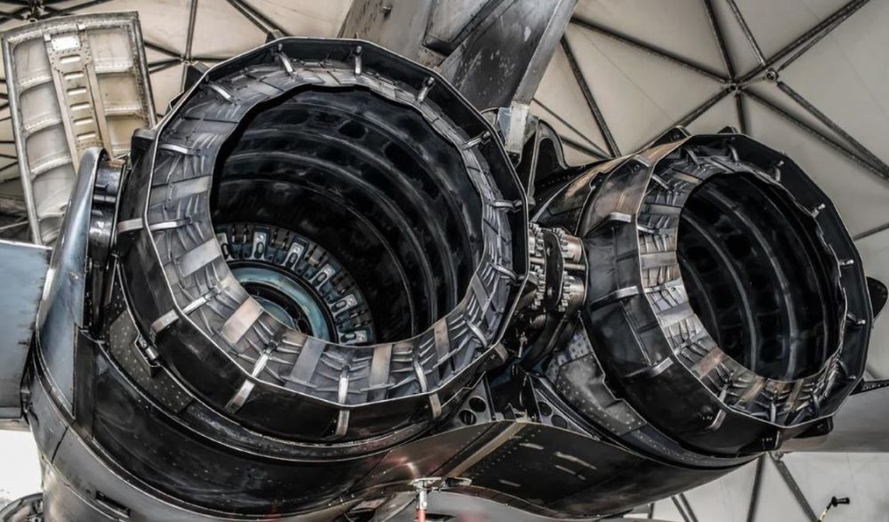 秦岭发动机什么来头?英国莱斯劳斯发动机,让飞豹战机翱翔蓝天!