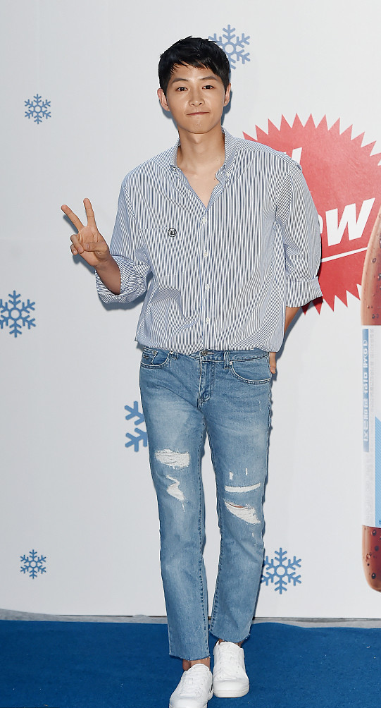 宋仲基的穿搭活力满满一点看不出是结过婚的人穿搭很减龄