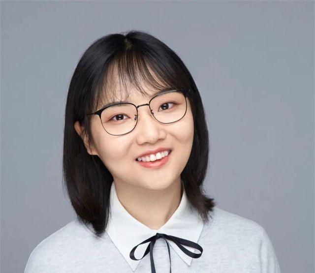 高考填报志愿之前,白蕊的生物老师告诉她:"从事生物