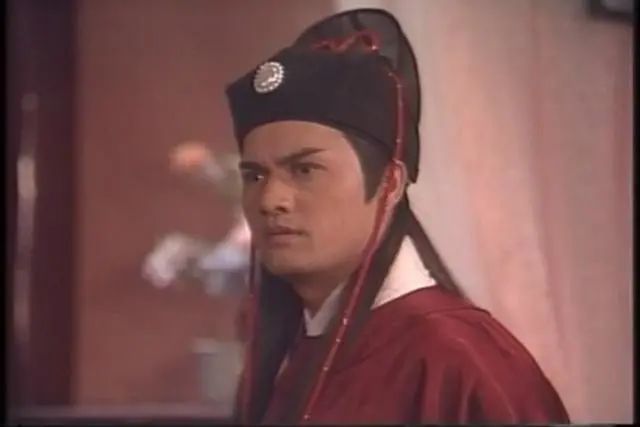 62岁最帅展昭落魄卖唱,冷清现场看哭无数中年人:天不渡人,人需自渡