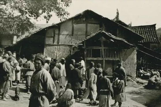 清朝从嘉庆开始走向没落 真的不怪嘉庆 根源都在康熙和乾隆 全网搜