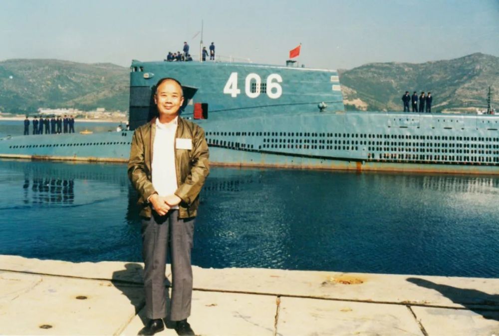 彭士禄(中),黄旭华(右)与我国核潜艇他一生热爱核事业为了推动核能