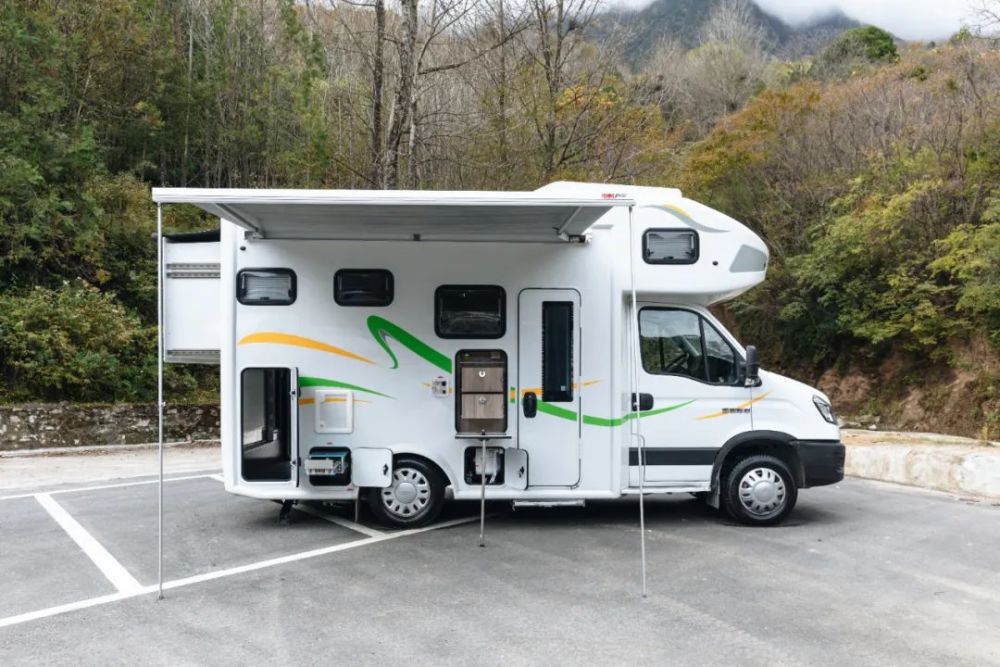 戴德自由风6双拓plus 春夏秋冬四季房车无忧水电畅享生活!_腾讯新闻