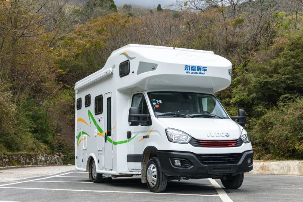 戴德自由风6双拓plus 春夏秋冬四季房车无忧水电畅享生活!_腾讯新闻