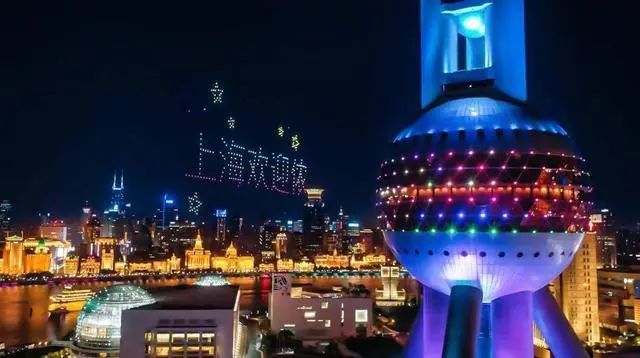 上海东方明珠无人机灯光秀(来源:东方网地标马克)