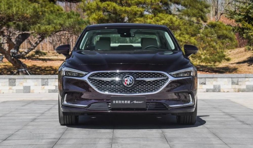 图文丨合资b级车,高配置,大车身,用料扎实,带你看别克君越