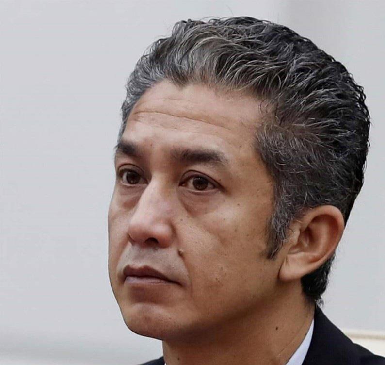 拉那烈亲王不如弟弟西哈莫尼国王俊美,他的儿子却比叔叔更英俊