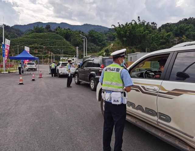 提前針對近三年轄區高速交通流量及交通違法特點,對國慶節期間交通