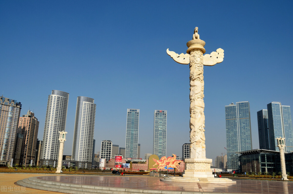 你知道天安门前矗立的一对华表吗?它象征着什么深刻的寓意?