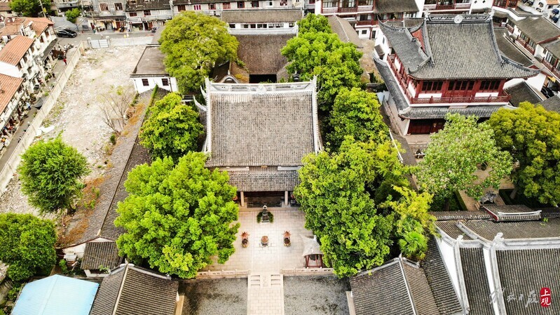 文庙是上海最有代表性的旧书交易市场,曾是华东地区淘书人心中的圣地.