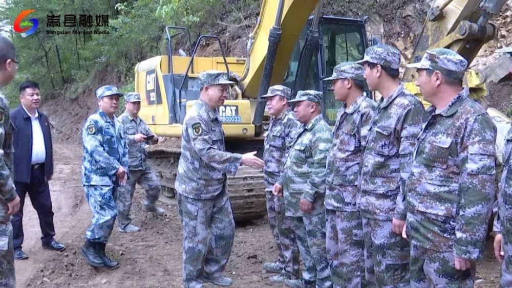 市委常委 市军分区政委李杏到白河镇指导灾后重建工作