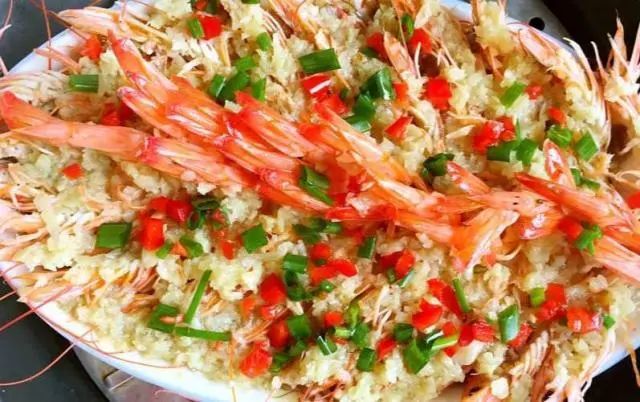 分享蒜蓉基围虾的家常做法,牢记2大步骤,虾肉嫩滑蒜香浓郁,鲜嫩多汁还