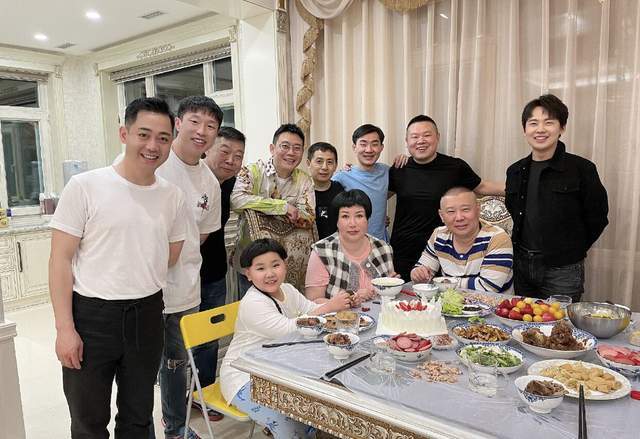 王惠既能帮郭德纲管理好德云社,又能与继子郭麒麟相处融洽,确实非常