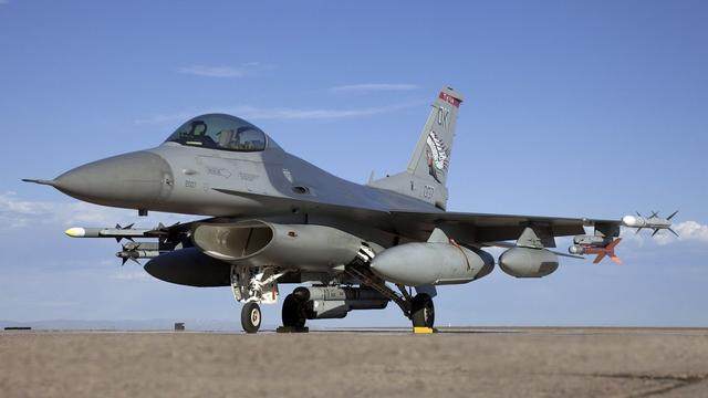 荣登美军现役装备中最好的空战武器:f-16"战隼"战斗机