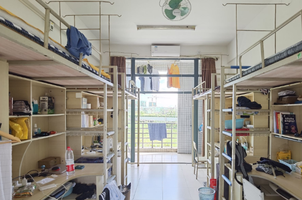 北师大混住宿舍女生不准男生坐电梯理由很奇葩校方回应获好评