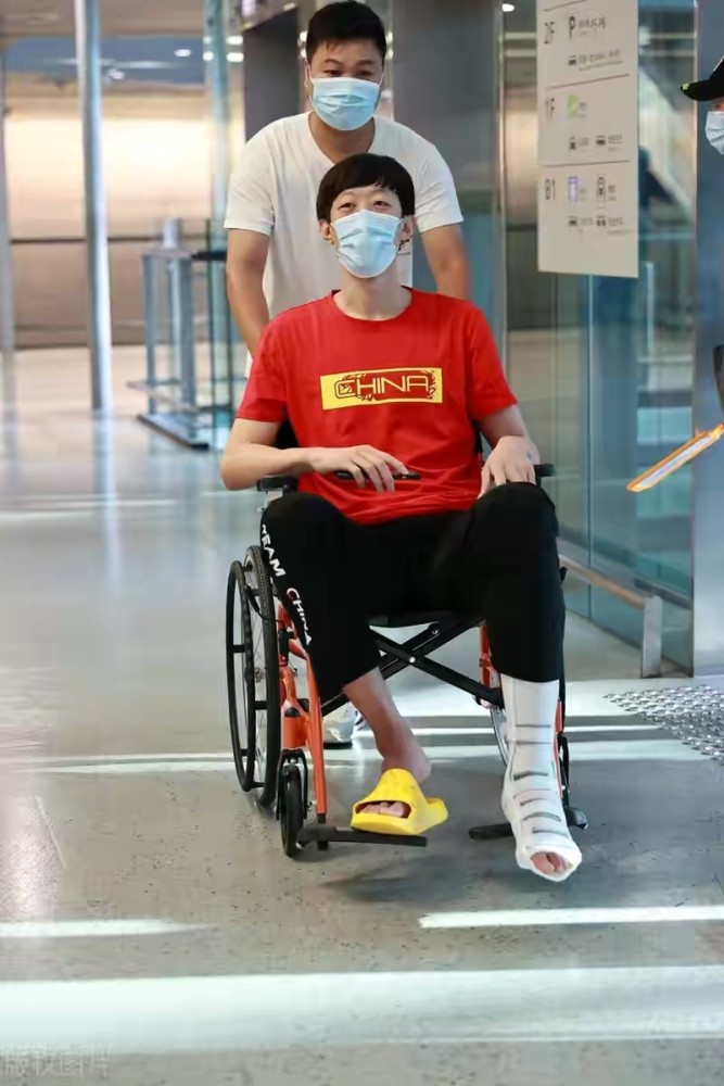 张国伟:跳高界"龙吸水",被国家队开除,退役后复出竟遇骨折