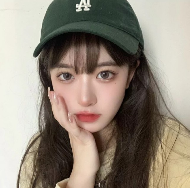 ins怦然心动女生头像