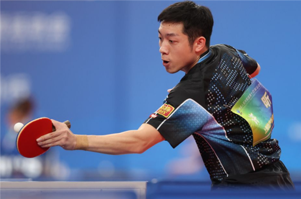 霸凌许昕见孙正不给队友加油死亡凝视小弟赶紧热烈鼓掌一脸尬笑