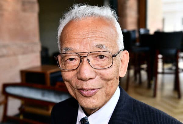 拿诺贝尔奖先得活得足够长日本教授90岁才等到村上春树还年轻