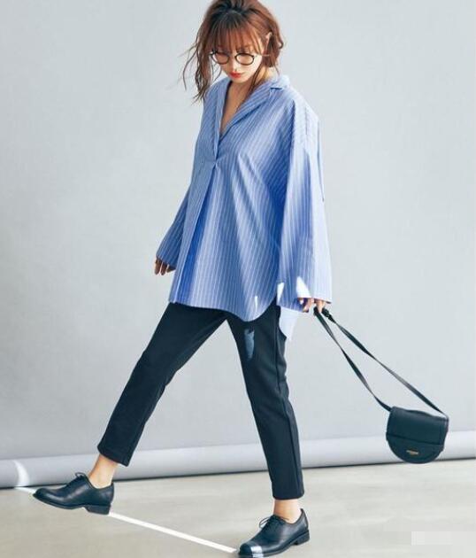 喜欢穿蓝色衣服,要怎样穿衣打扮才好看?