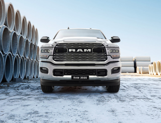 最霸气美式大皮卡新款道奇公羊3500上市搭载67t柴油动力