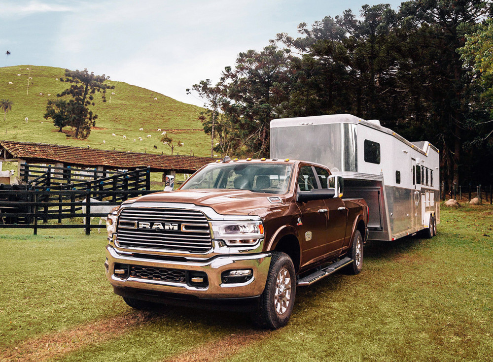 最霸气美式大皮卡新款道奇公羊3500上市搭载67t柴油动力