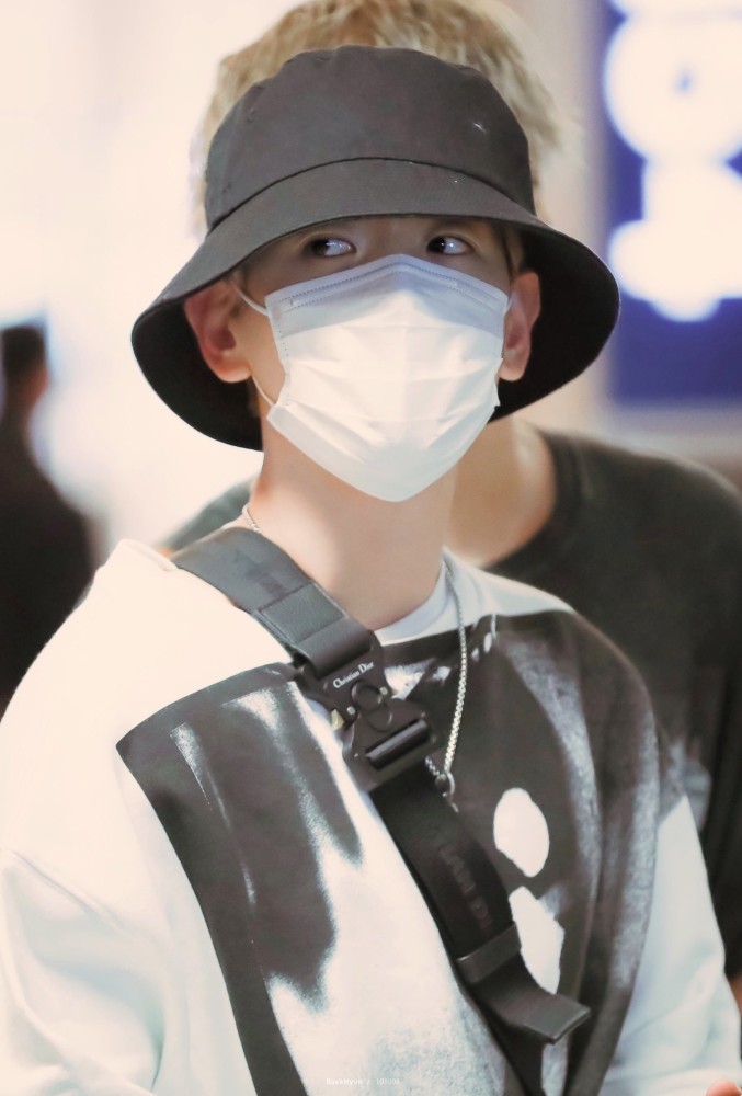 精选边伯贤生图:茫茫人海我也会认出你