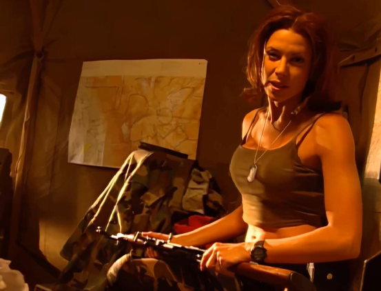 【游戏内外】游戏史上人气最高的美女特工,红警2谭雅演员介绍