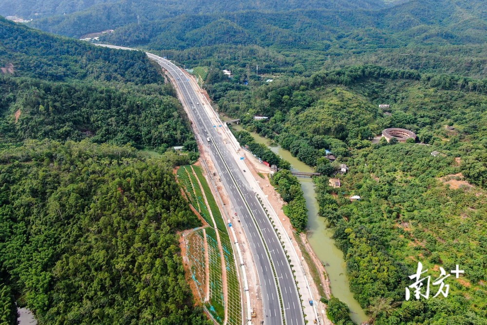 中山市坦洲快线获评广东省十大最美普通国省干线公路
