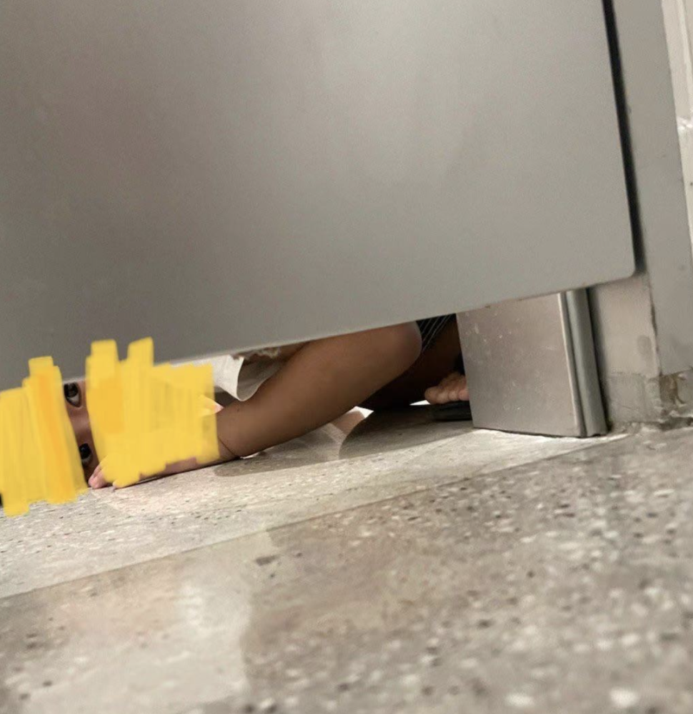 10岁男孩诱导5岁女孩脱衣服,妈妈的反应让人气炸了……_腾讯新闻