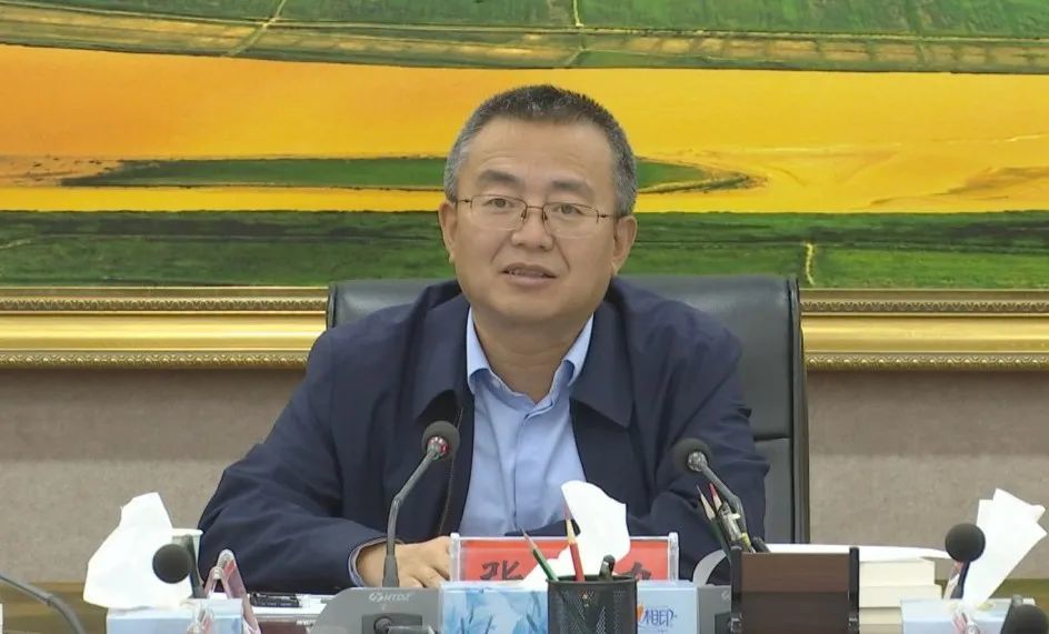 市委理论学习中心组召开2021年第16次学习会