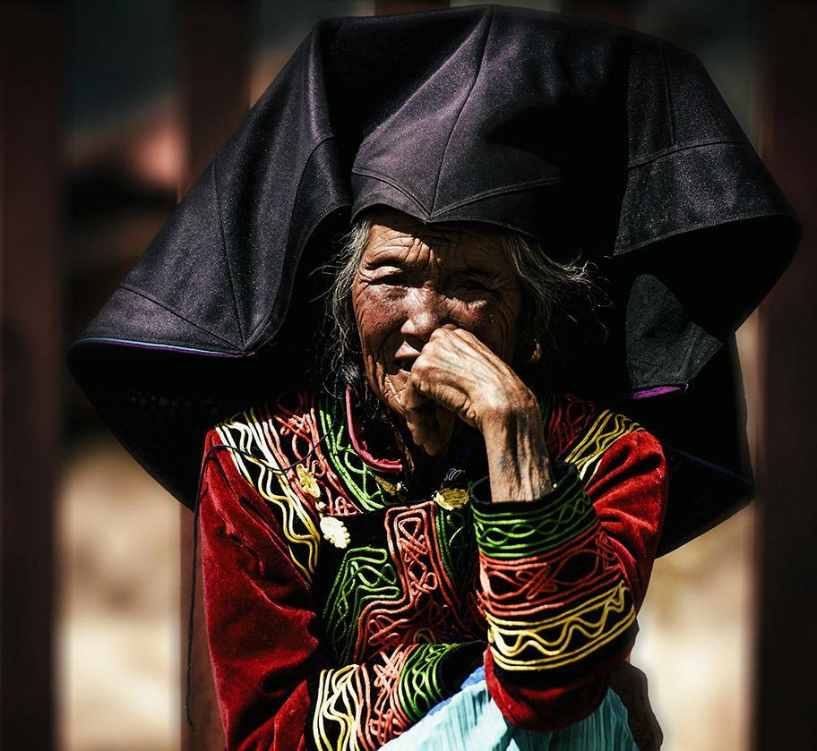 香港记者深入调查摩梭人:一辈子不结婚,拥有自由婚恋是怎样的_腾讯