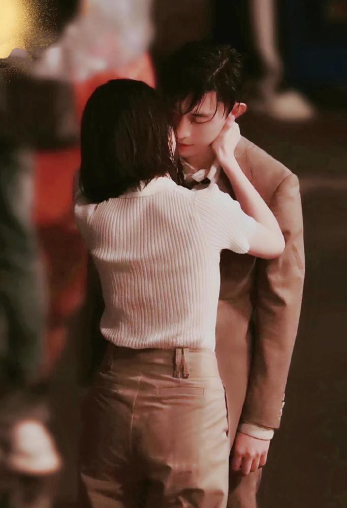 《夜旅人》路透:邓伦vs倪妮好甜蜜,剧情改编成谜,多了三个角色