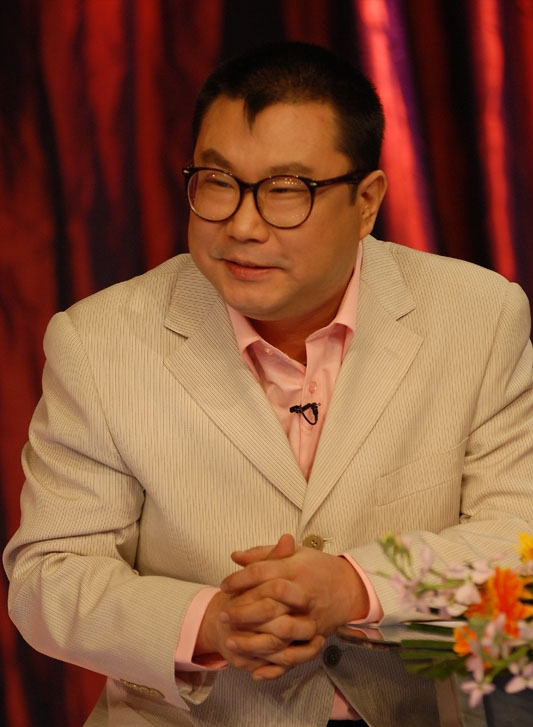 尹相杰毁灭史:出狱三个月又入狱,52岁终于二婚,于文华看人真准