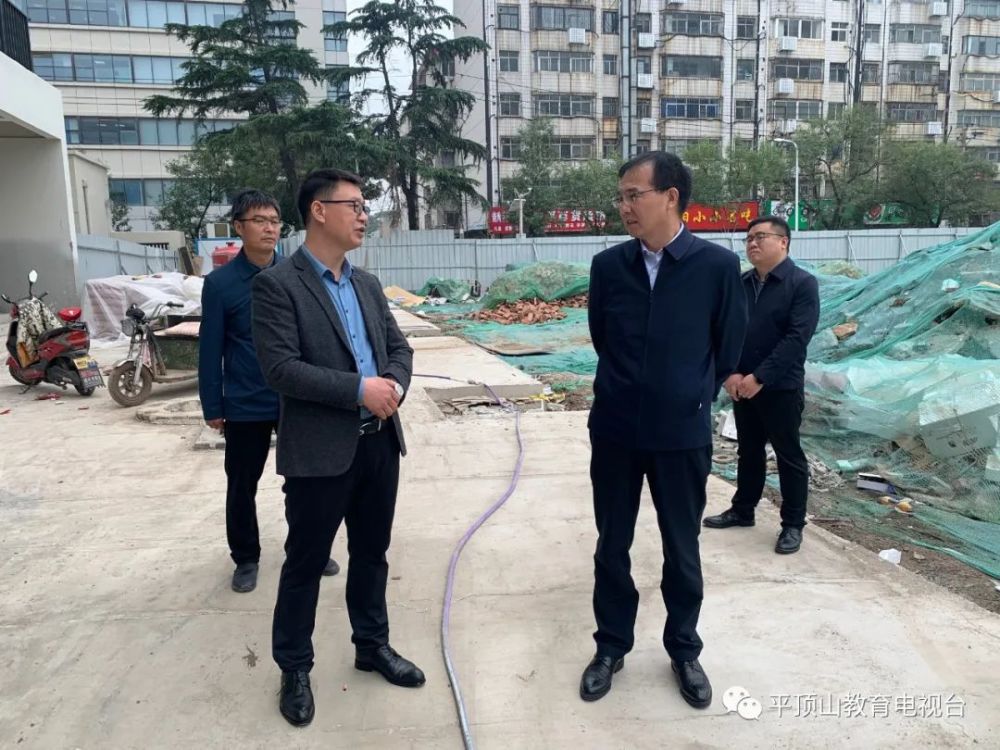 市教体局党组书记,局长李会良到我市部分学校调研