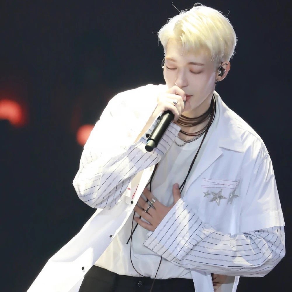 参加过偶练的前oner成员卜凡因成绩没达标已被北京服装学院退学