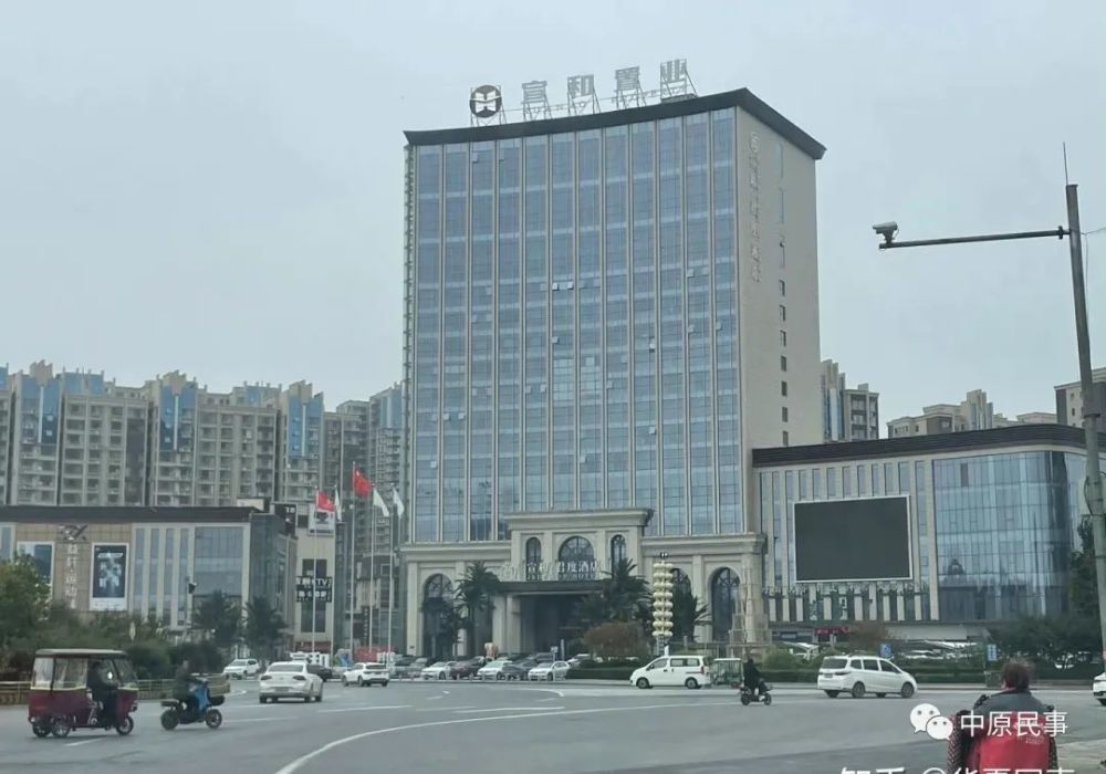 邯郸大名宣和时代广场发生一起高空坠落事故有人受伤