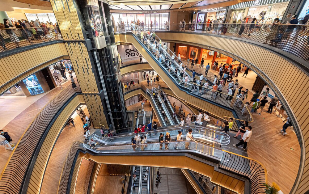 国庆长假上海这一商场爆红日均客流16万已成为时尚购物新地标