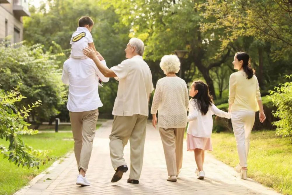 美的/银发无忧/蒙牛签署更有亲和力的品牌代言人自2月起,老年行业便紧