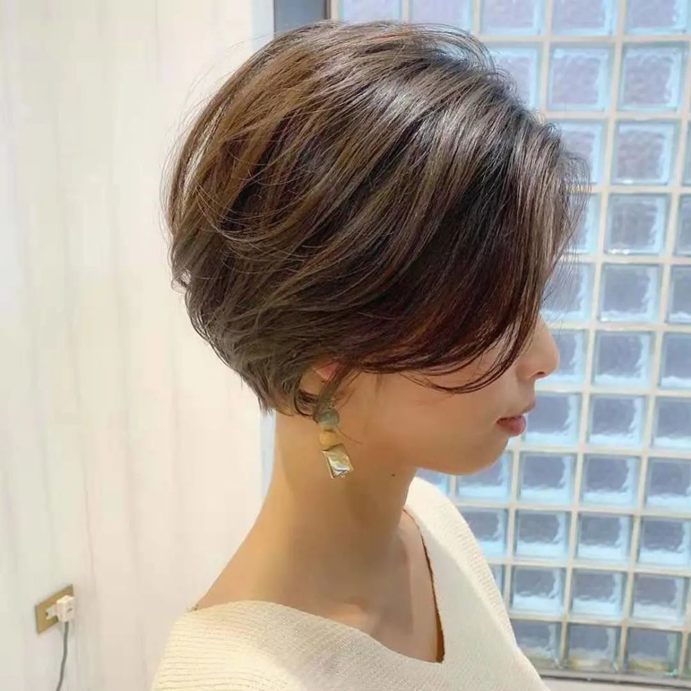 甜美可爱的短发系列关注《发型图片库》,天天分享好发型甜美可爱的