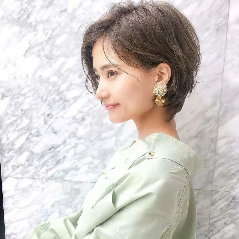 甜美可爱的短发系列关注《发型图片库》,天天分享好发型