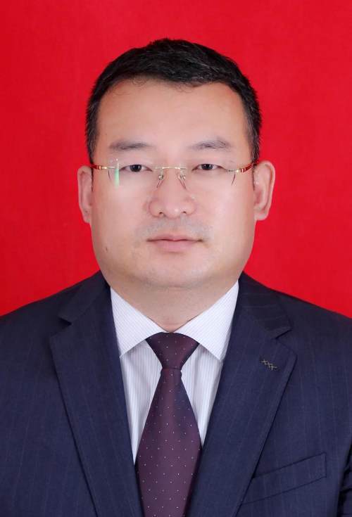 曹鹏飞同志政务公开信息曹鹏飞,男,汉族,1979年11月出生,本科,历史学