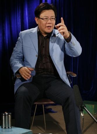 广东主持人郑达在主持节目的几十年里,曾为自己的口直心快而道歉