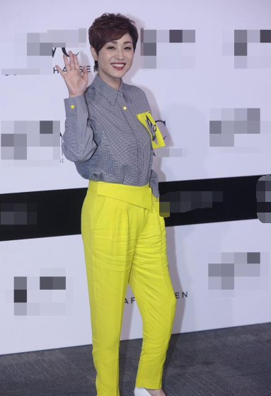 孙俪干练何超莲红头发吸睛,朱婷李娜罕同框