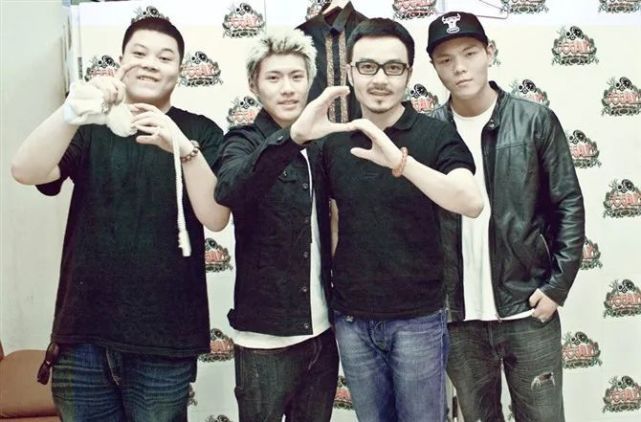 那时候的c-block有7个人:大傻,功夫胖,刘聪,刘瑛博,西奥,刘帅,以及