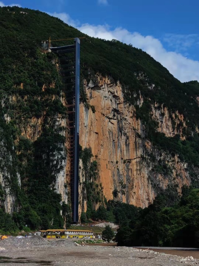 尼珠河大峡谷景区电梯图片