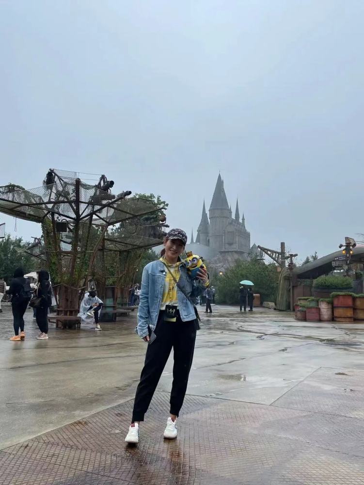 刘诗雯冒雨游玩环球影城 世乒赛单打名额4选3 刘诗雯会保送吗 全网搜