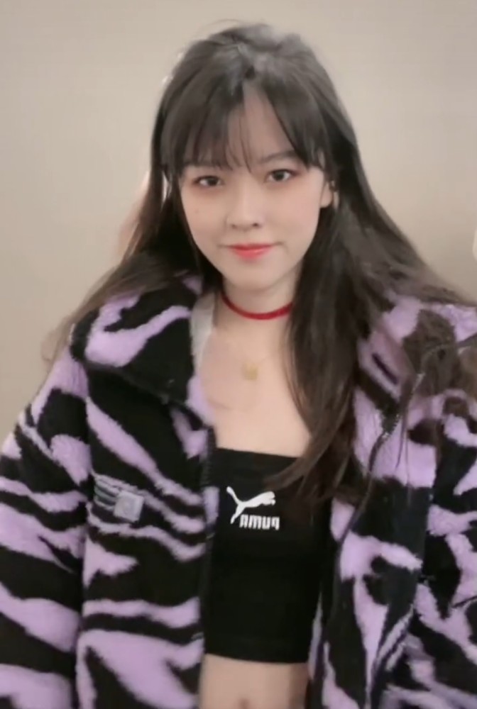 林锡真名叫夏书扬郝一点大方介绍男朋友看见合照粉丝羡慕了