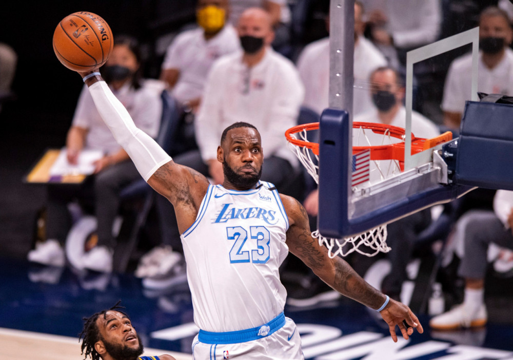 库里 多版本NBA75大巨星：乔丹詹姆斯占据前2，杜兰特接近前10